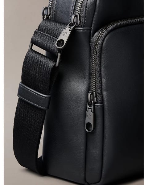 Midi Bold Pocket crossbody bag